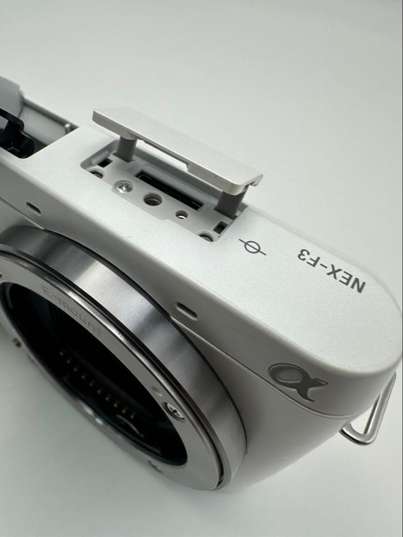 SONY ミラーレス一眼　α NEX-F3Y カメラ　ソニー