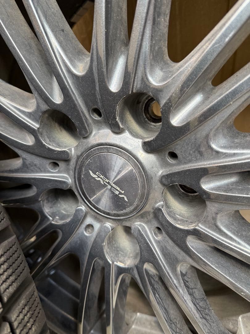 プリウスα バリ山 国産スタッドレス トーヨー205/60R16 お値引き可能◎