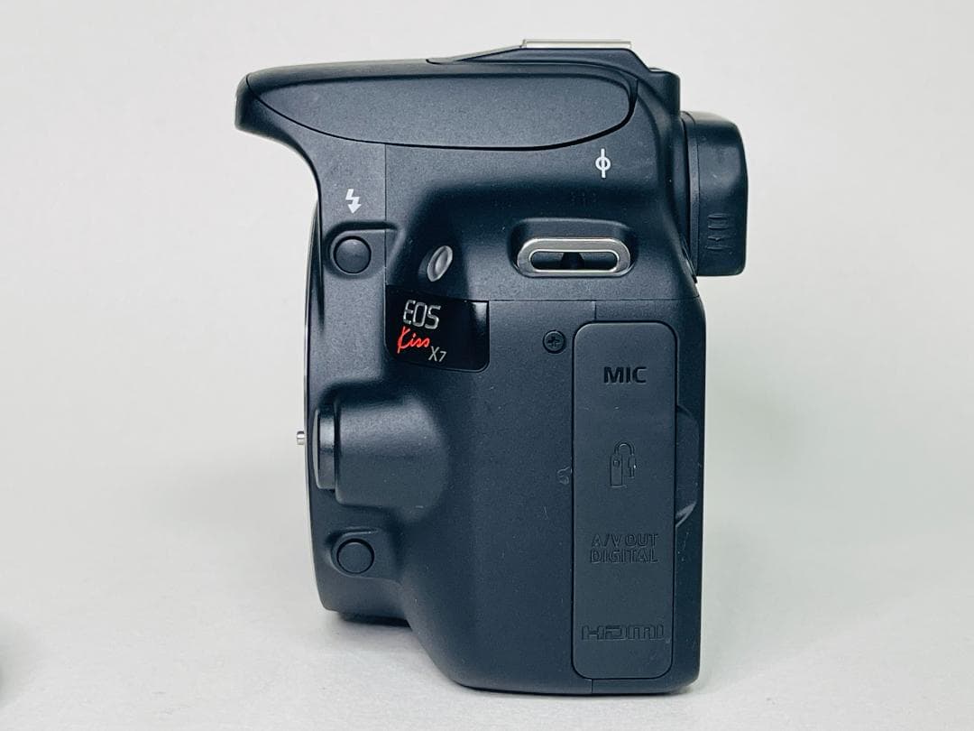 ☆ほぼ新品★ショット数356回★ キヤノン Canon EOS Kiss X7