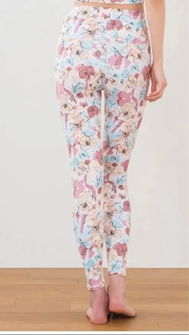 SUKALA LAVAミックスフラワープリントレギンスM新品値下げしました。