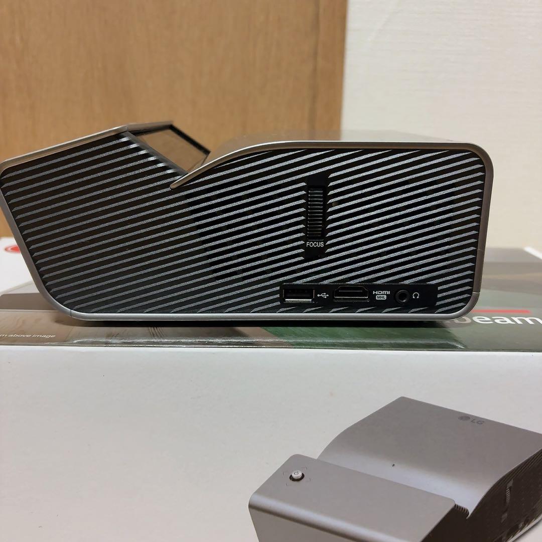 LG PH450UG 超短焦点 バッテリー内蔵 LEDプロジェクター②