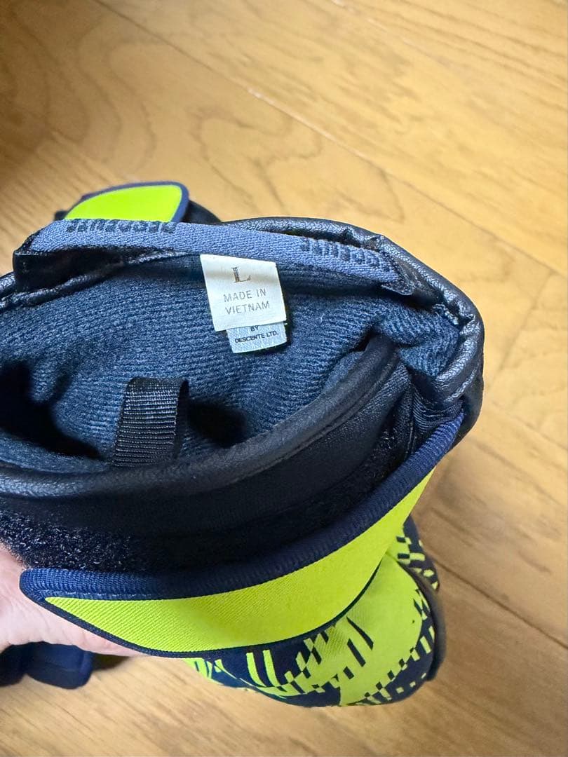 DESCENTE スキーウェア 上下セット　手袋付き