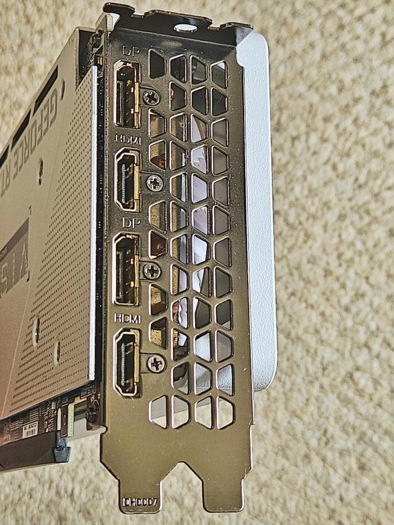 GIGABYTE VISION OC RTX3070 8GB 白 WHITE