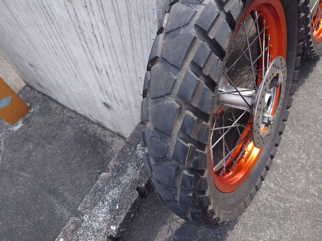 kj トリッカー250 前後ホイールタイヤセット オレンジ 後輪