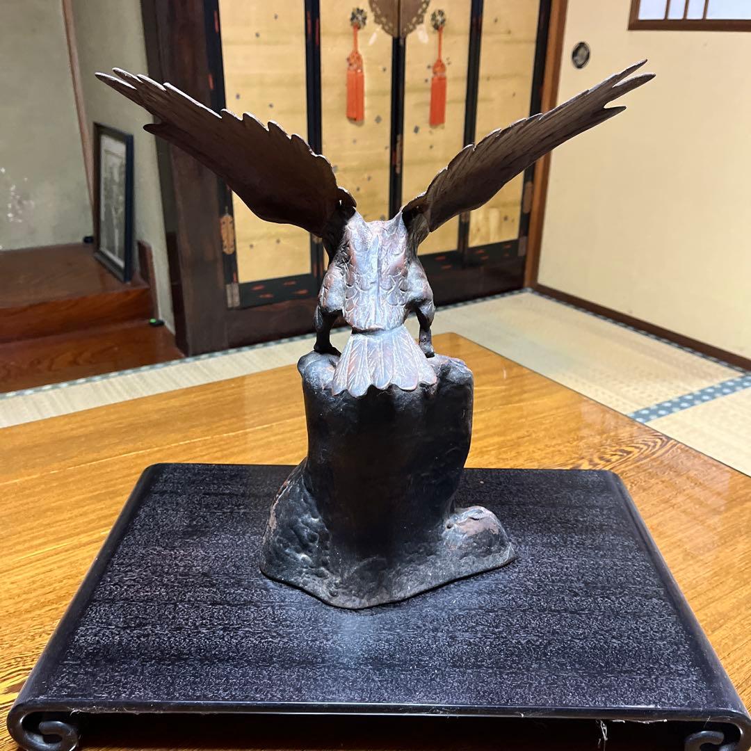 高岡銅器　鷹　置き物