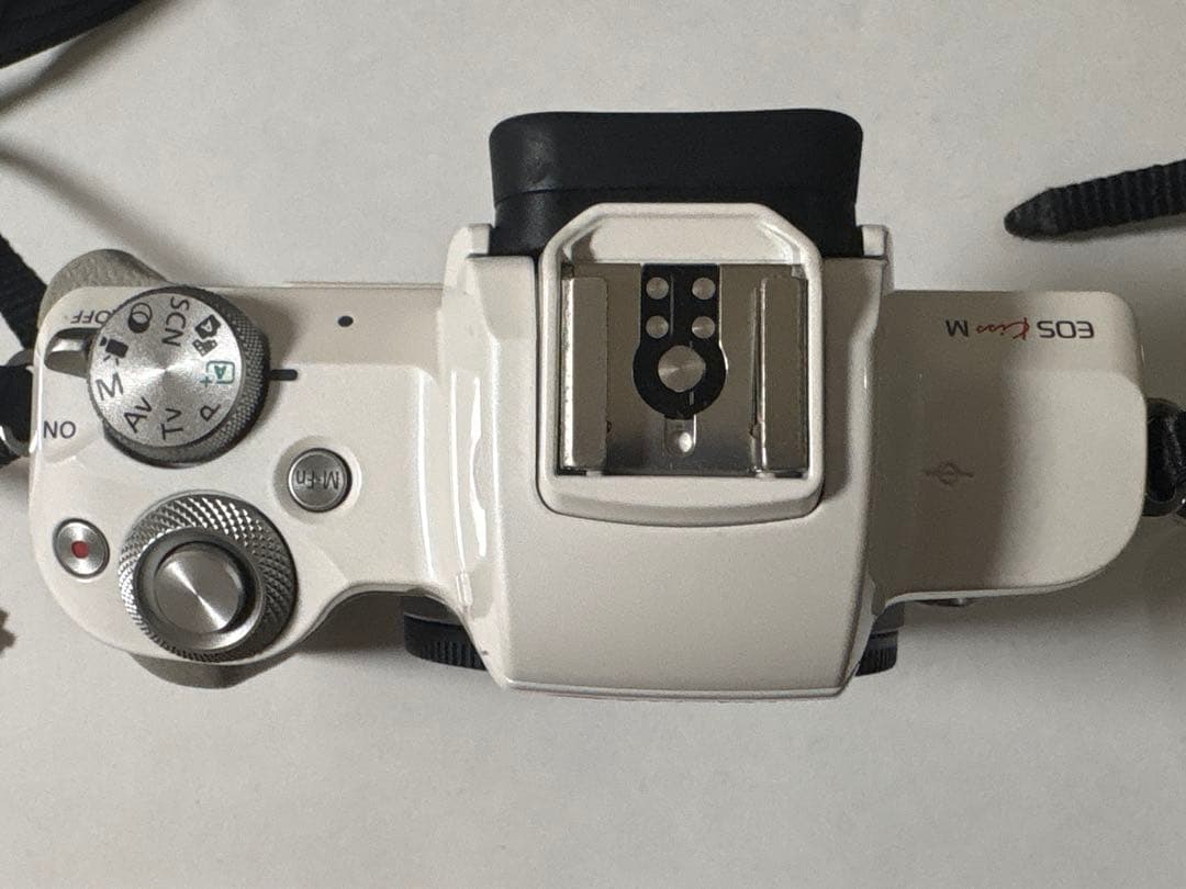 M*i様 【極美品】Canon EOS Kiss M ダブルズームキット ホワイ