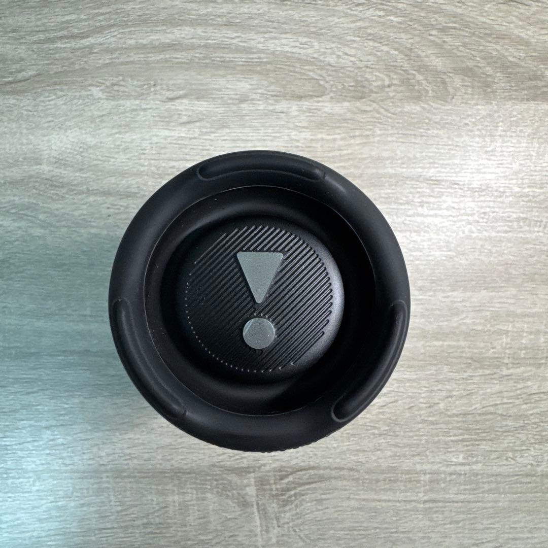 jbl charge5 ブラック　と　カバー