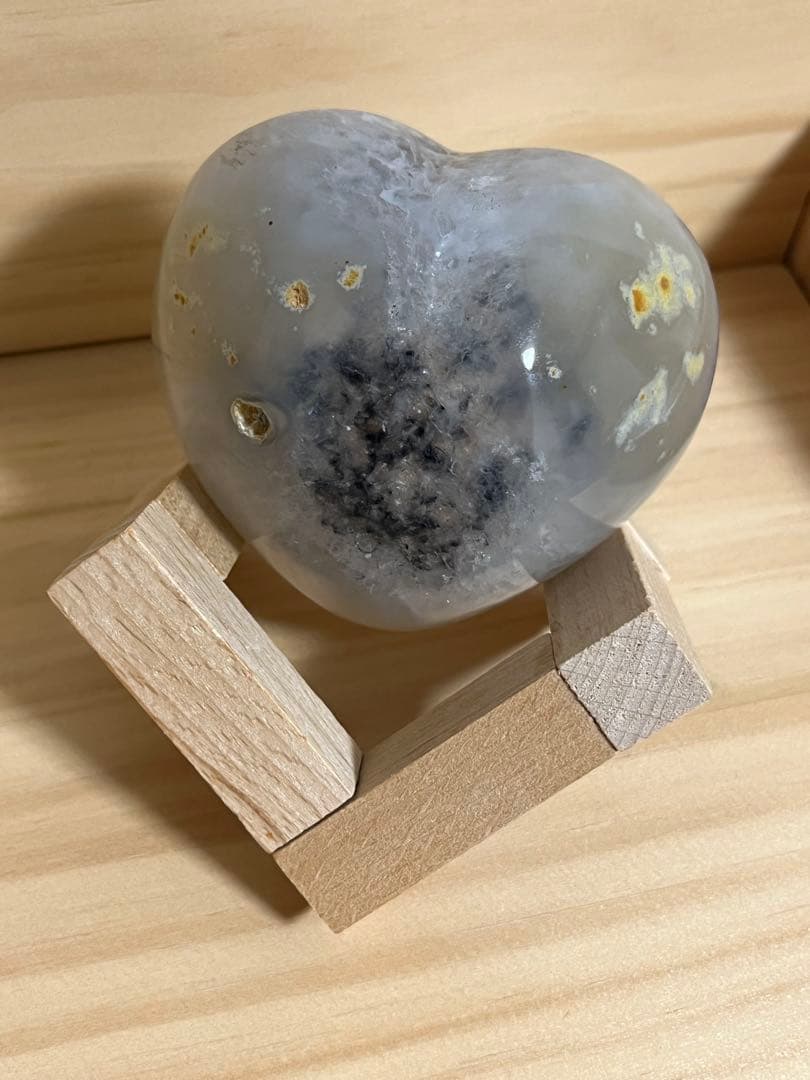 2回結晶　瑪瑙ジオード　ハート置物