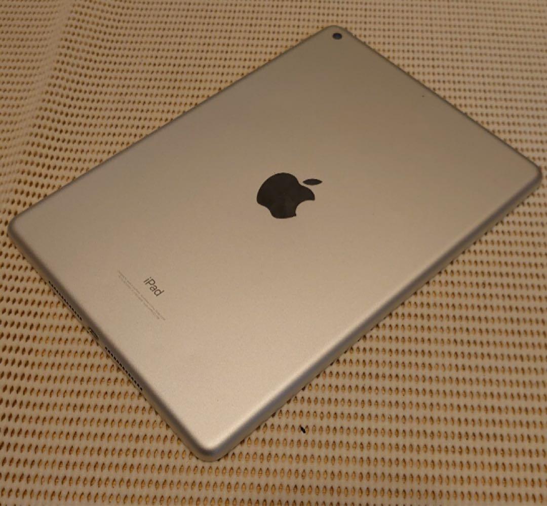 完動品iPad第6世代(A1893)本体32GBシルバー送料込2JF8K