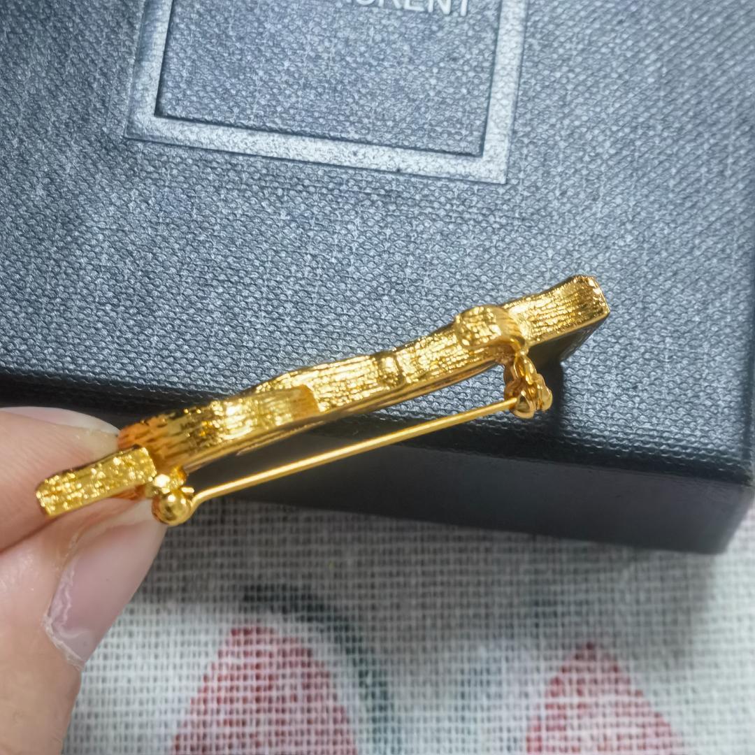 SAINT LAURENT YSL ブローチ ゴールド