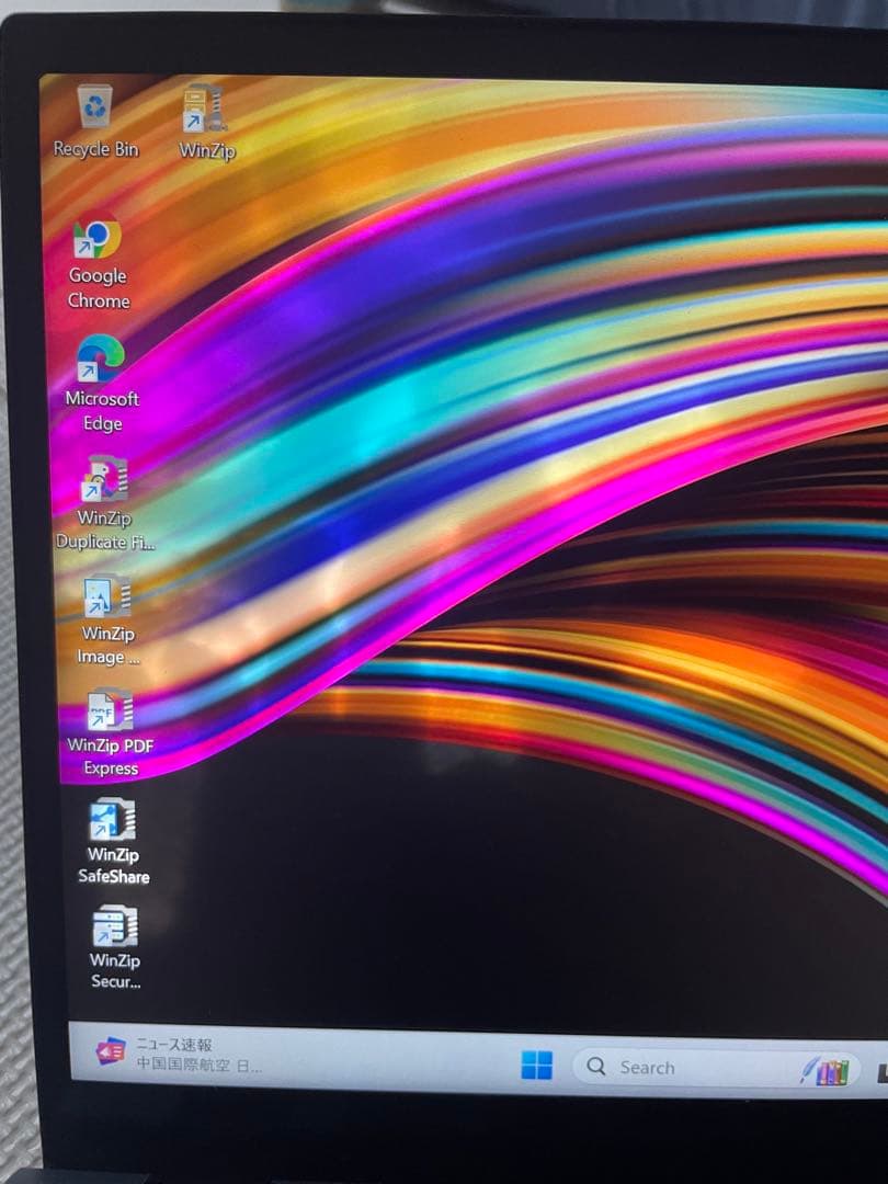 ASUS ZenBook Duo デュアルディスプレイ