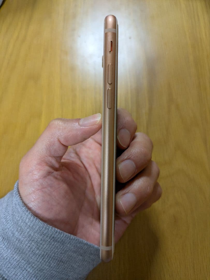 iPhone 8 64GB ゴールド