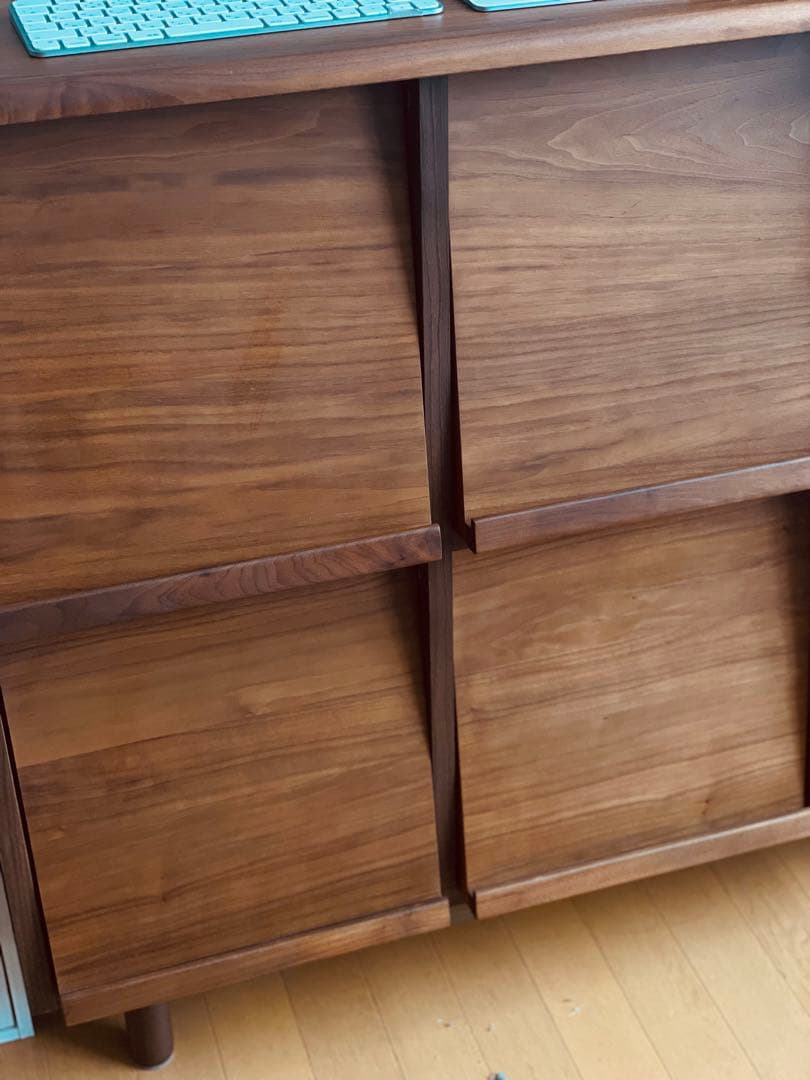 ウォルナット天然木サイドボード 木製棚 ディスプレイラック