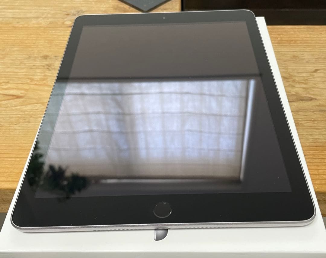 iPad 第5世代 32GB スペースグレイ