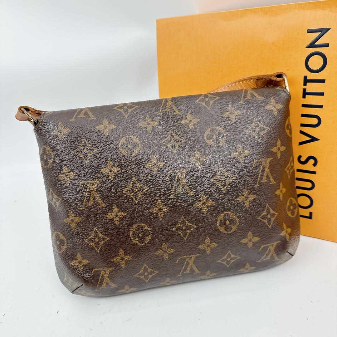 ルイヴィトン　モノグラム　ワンショルダーバッグ　ミュゼットタンゴ　ショート