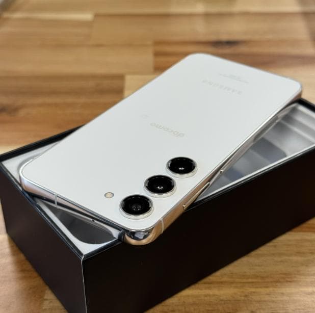 [超美品] ギャラクシー S23 256GB SC-51D 国内版SIMフリー