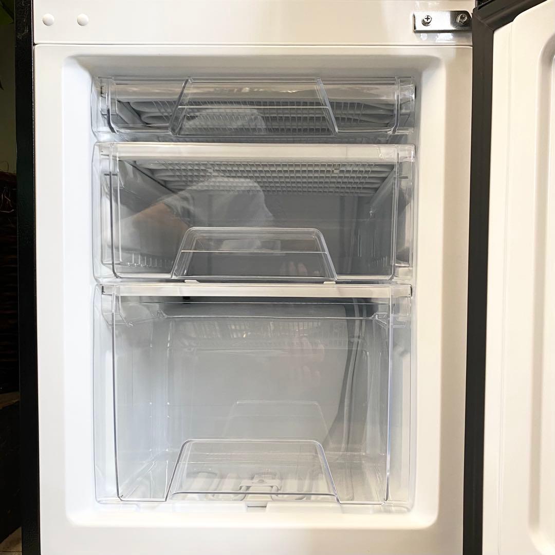 高年式！黒家電でカッコよく！一人暮らしに！2ドア冷凍冷蔵庫142L