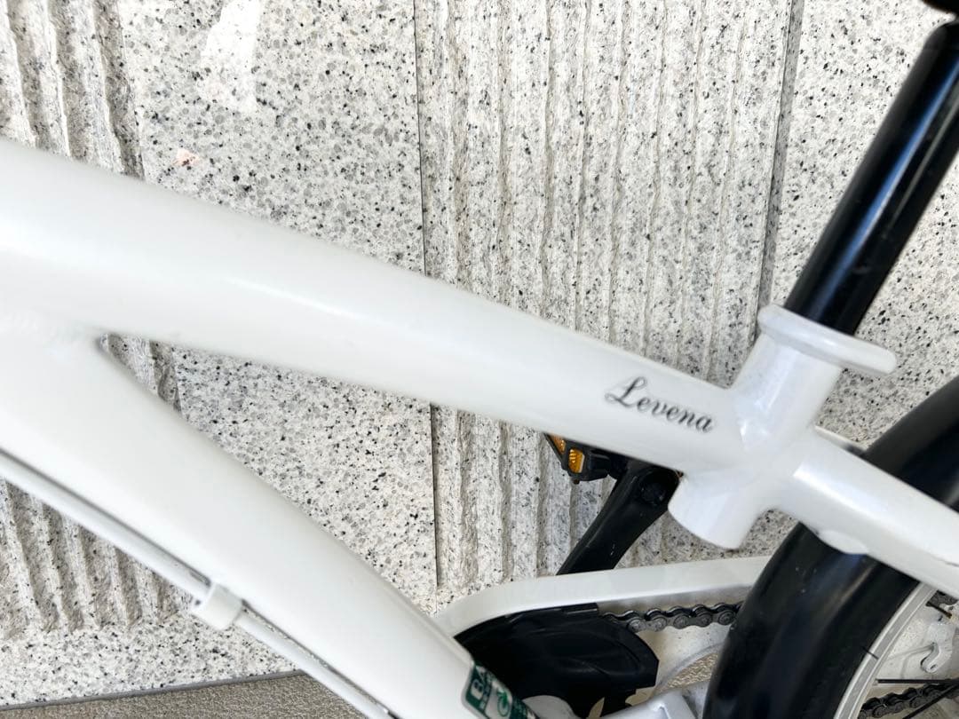 ブリヂストン LEVENA（レベナ） 18型 ホワイト