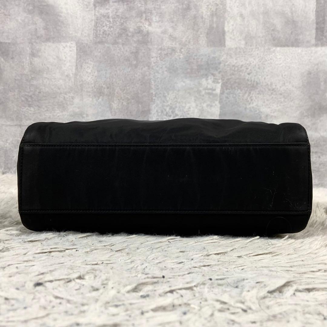 極美品 PRADA ナイロン ハンドバッグ 三角プレート ファスナー ブラック