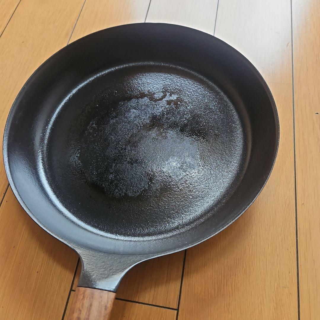 VERMICULAR（バーミキュラ） フライパン 28cm 蓋付き 木製ハンドル