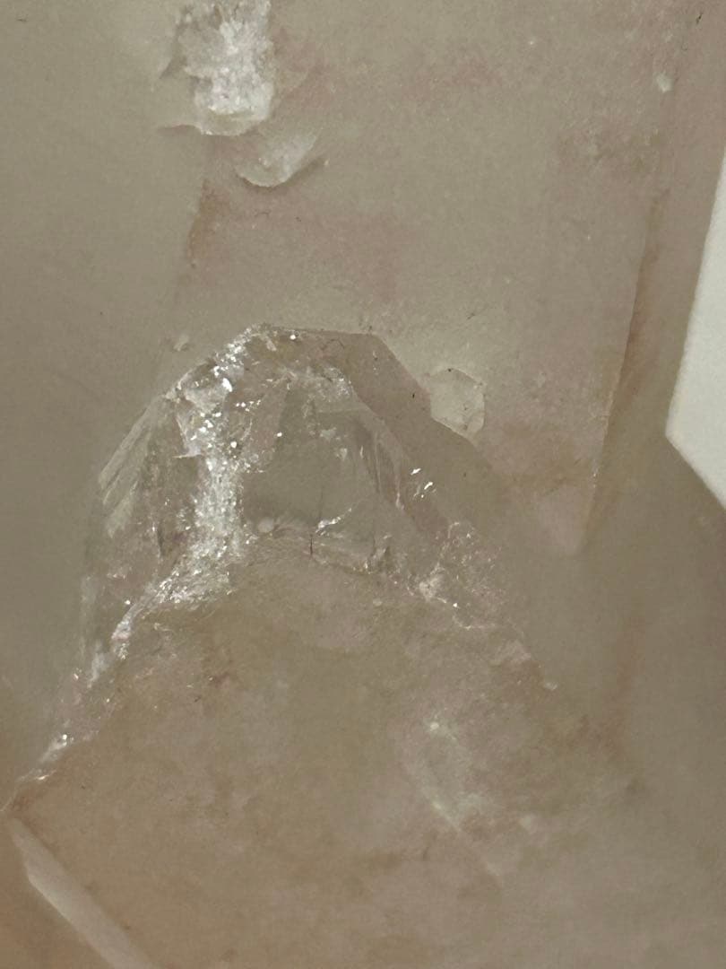 優しいピンクマニカラン水晶クラスター　 大きめサイズ