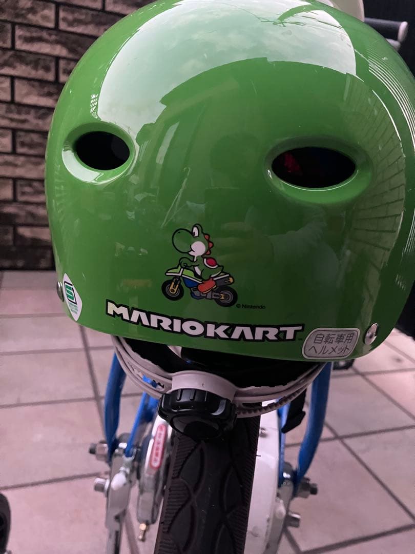 ヨッシーヘルメット付き　コマ有り　マリオ　幼児用自転車　18インチ