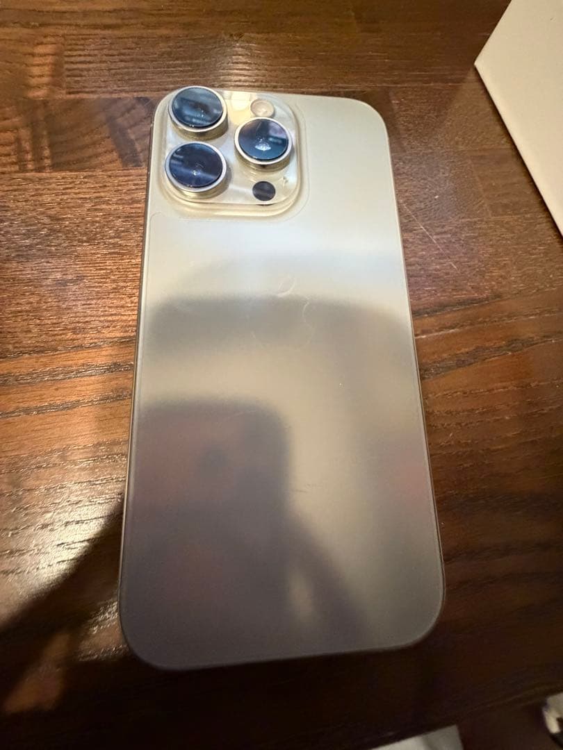 iPhone 16 pro 256GB ナチュラルチタニウム　画面不良　92%