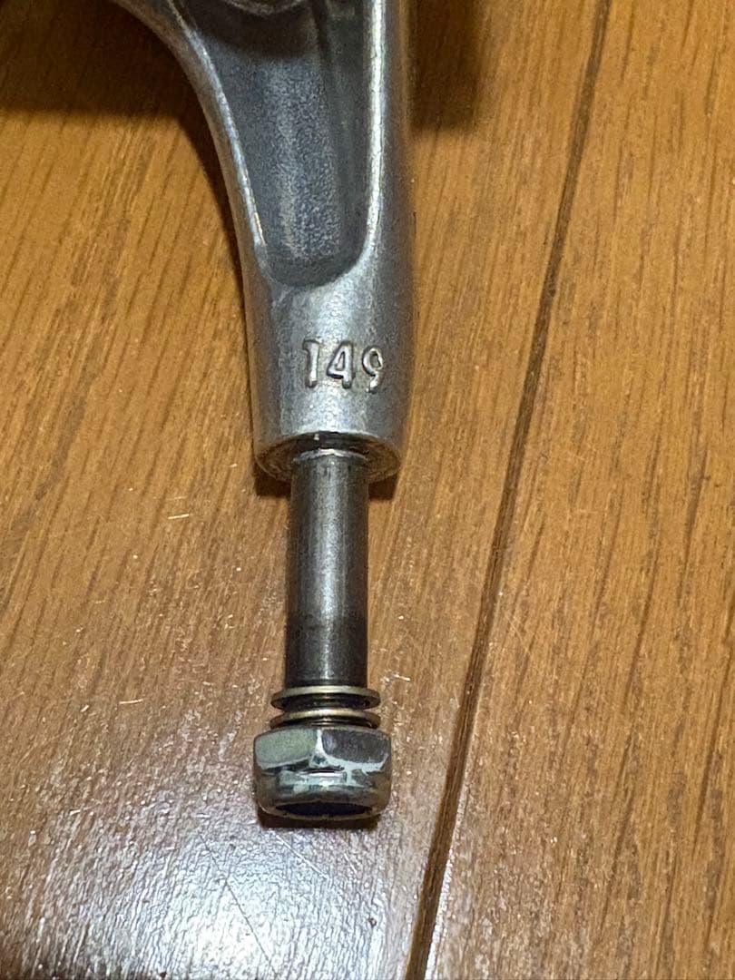 スケートボード Thunder T2 149