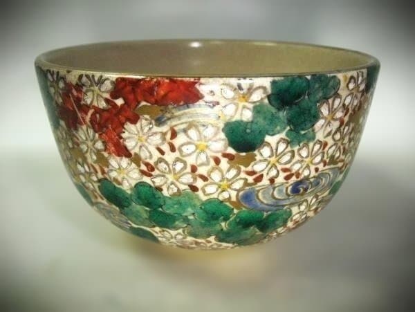 古い 本薩摩焼 金襴手 花づくし 竜田川 紅葉 茶道具 抹茶茶碗