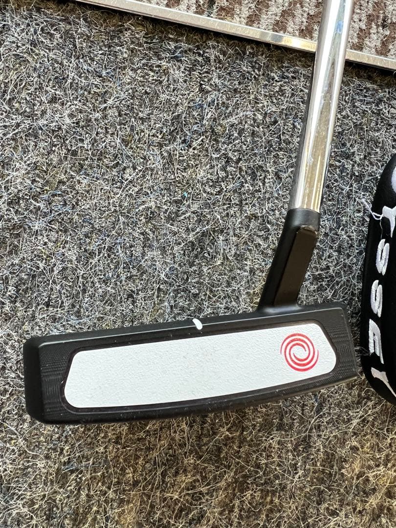 ODYSSEY オデッセイWHITE HOT VERSA パター