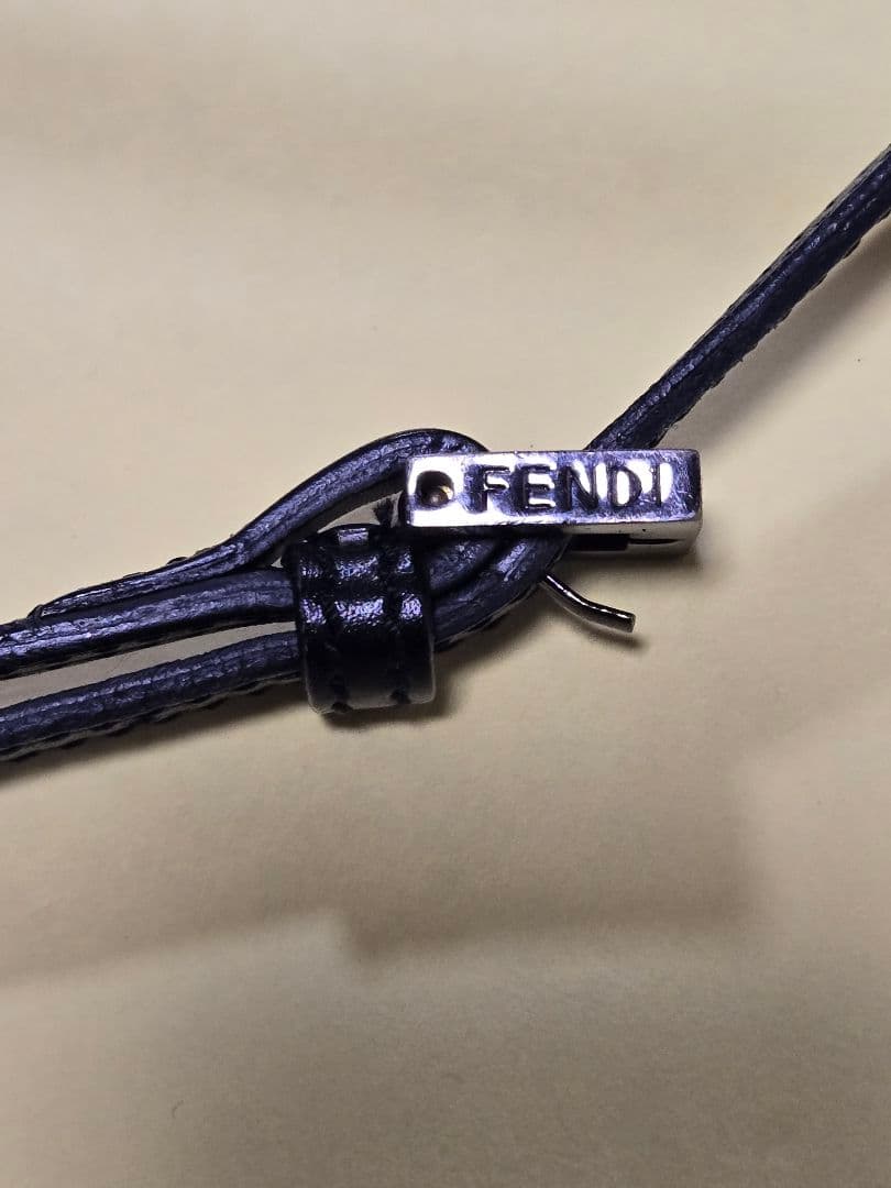 FENDI ズッキーノ柄 ショルダーバッグ斜めがけ