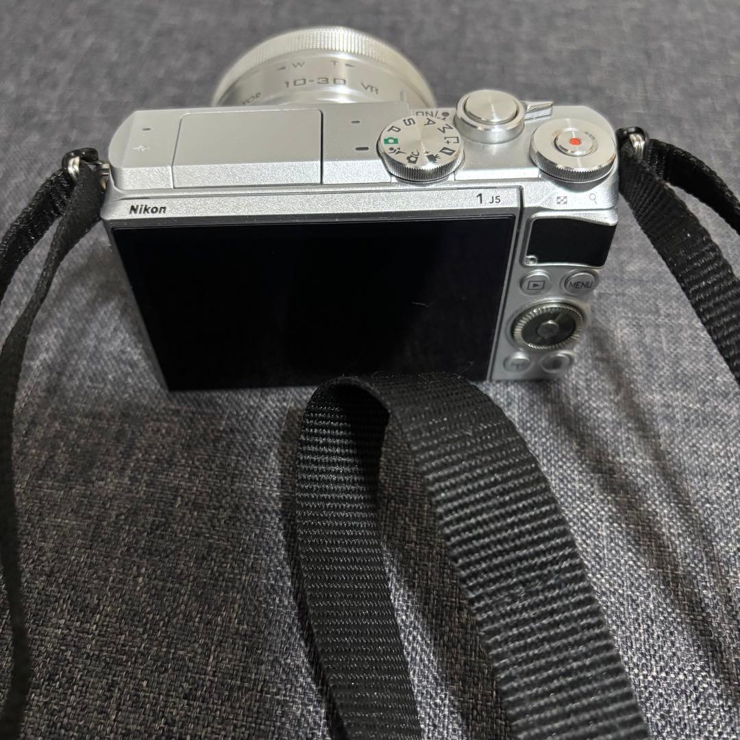 Y*i様 Nikon ミラーレスカメラ 1 NIKKOR 10-30mm