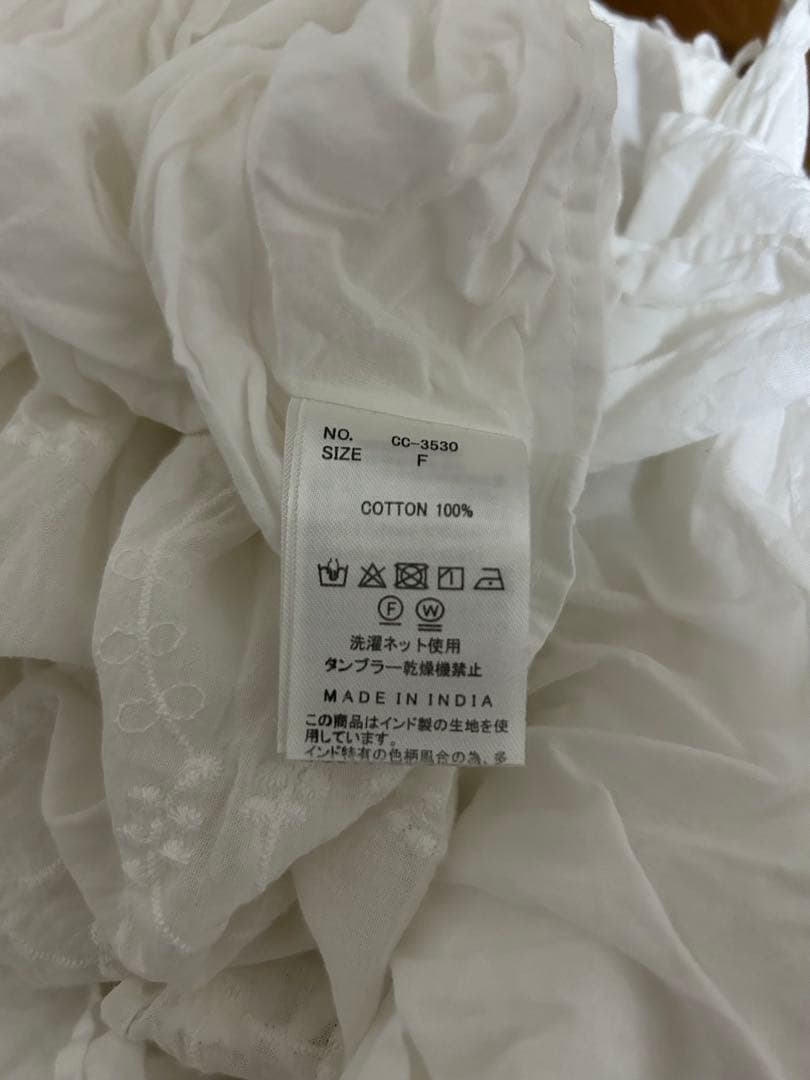 トップス crinkle crinkle 3D embroidery camisole