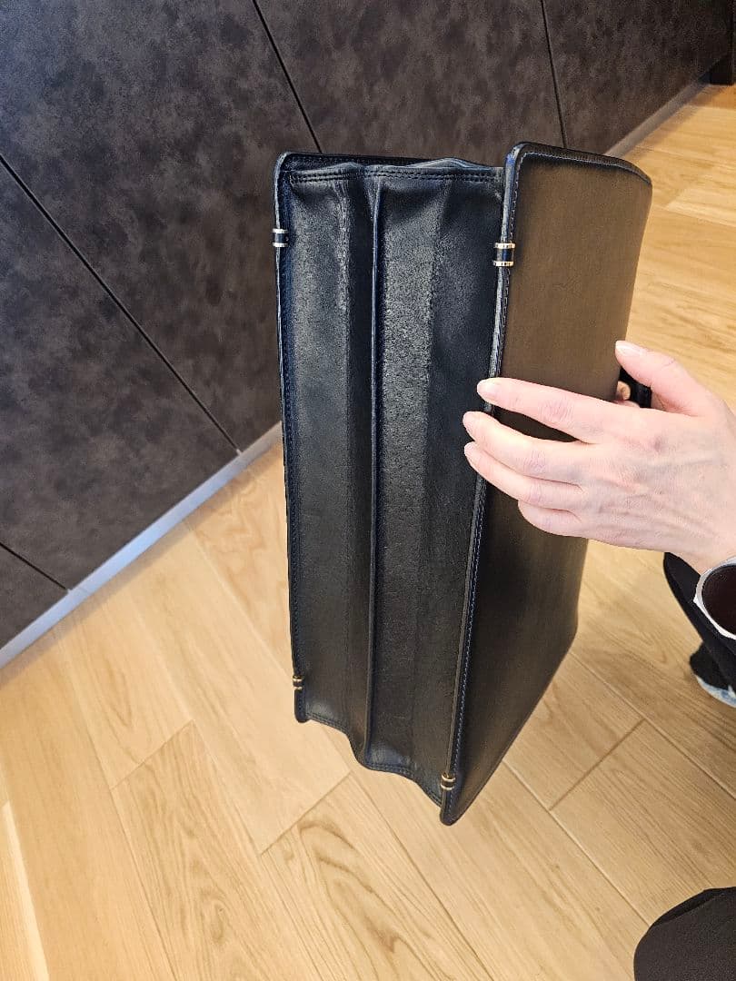 ブラックビジネスバッグ