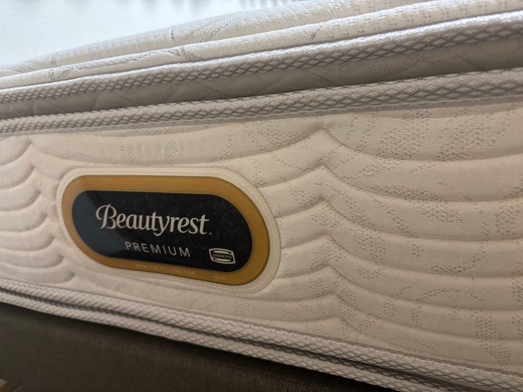 Rucci【正規品・美品・ほぼ未使用】シモンズ　マットレスベッドフレーム