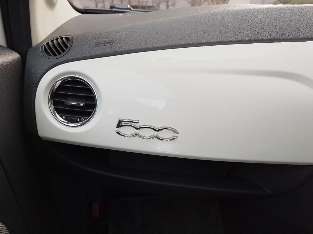 フィアット500 1.2 8v ラウンジ ガラスルーフ車検9年10月付最終値引