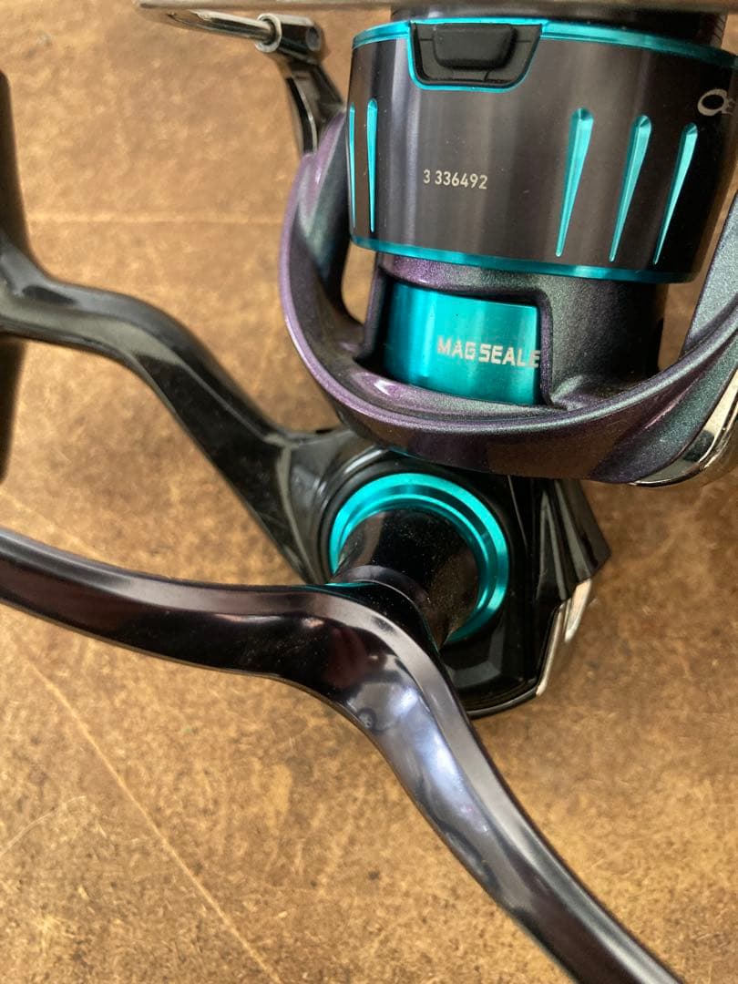 エメラルダス　RX FC LT2500S-H-DH 中古　ダイワ　エギング