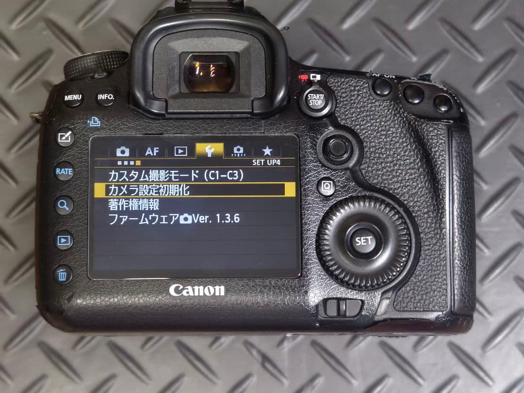 Canon EOS 5D Mark III 本体 24-105mm F4