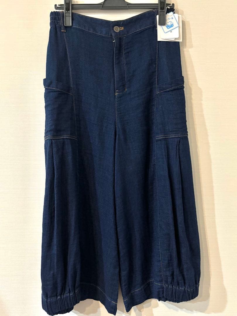 新品未使用☆センソユニコCUBE CUBEのガウチョパンツ