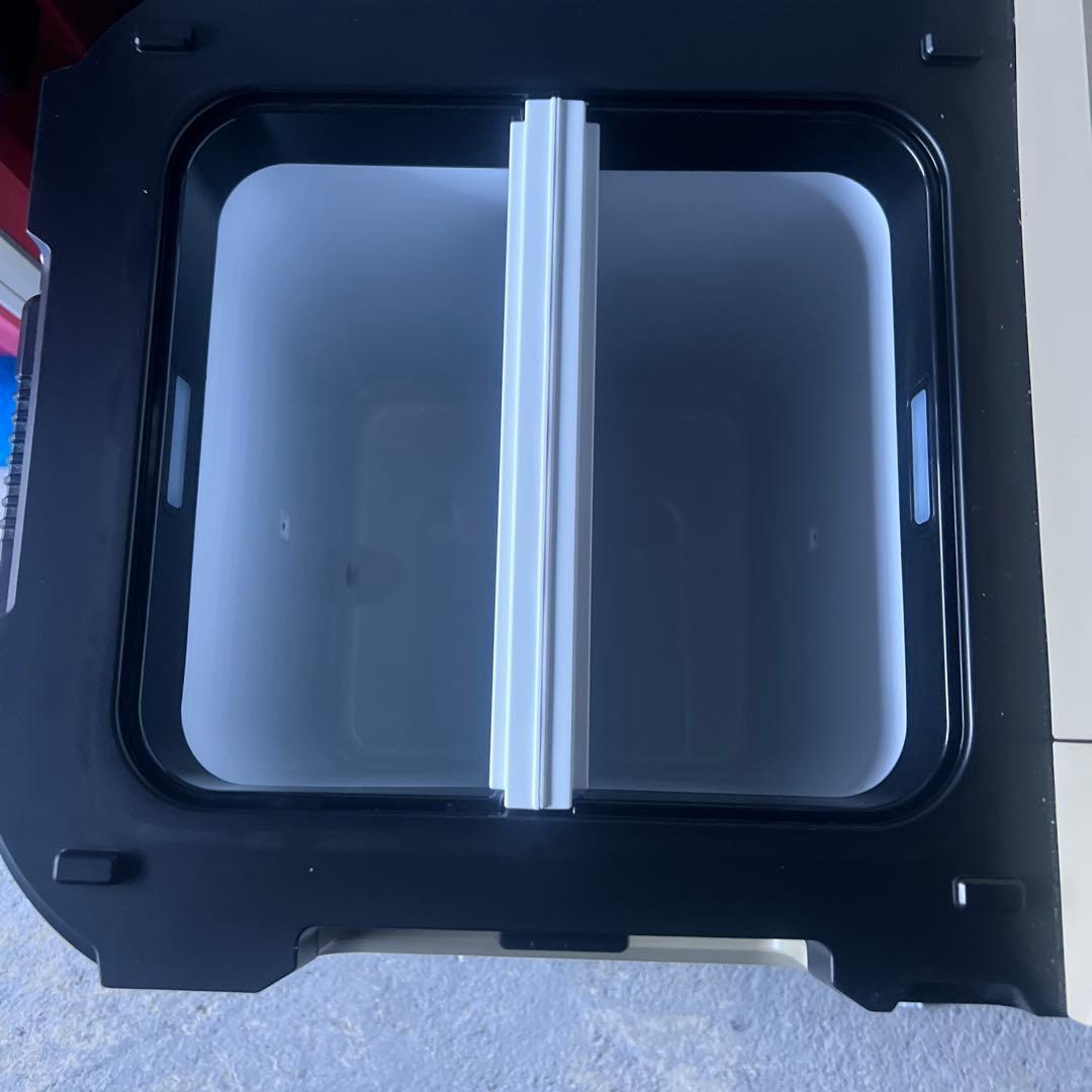 HiKOKI コードレス冷温庫　１８Ｖバッテリー２個付き