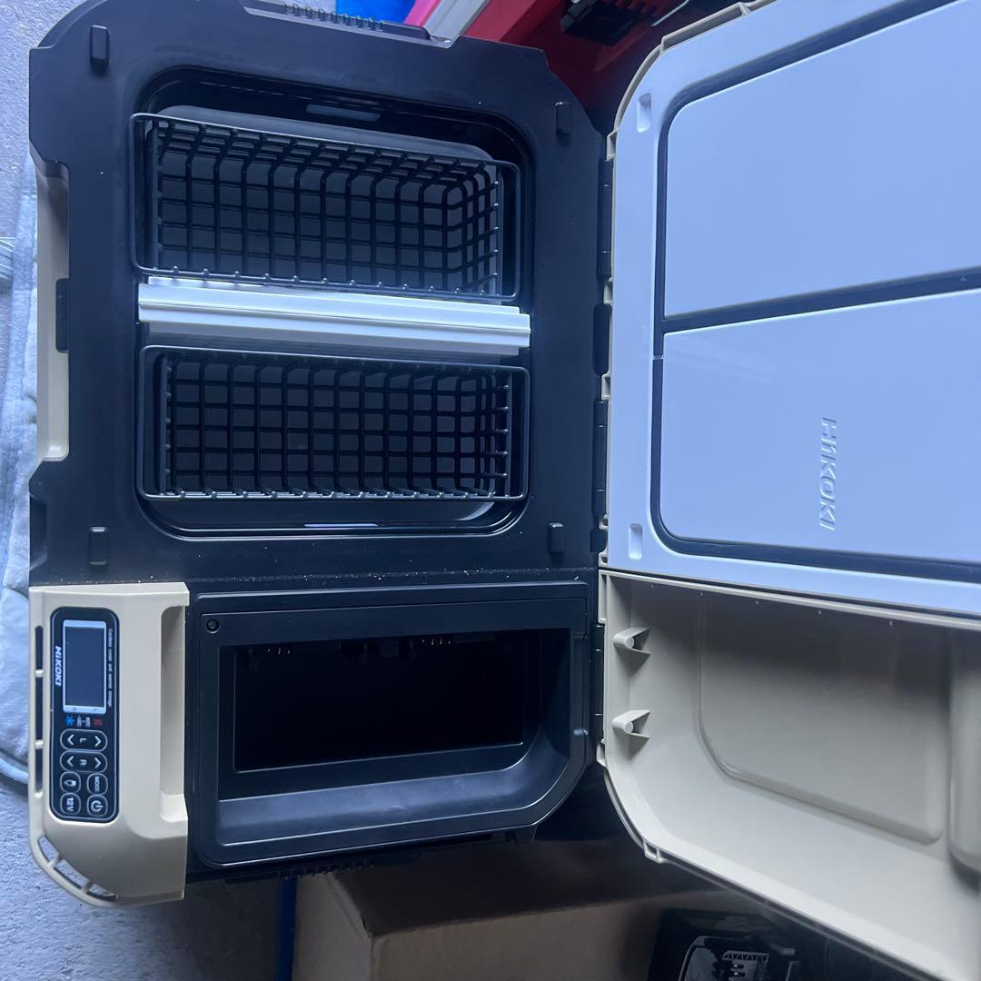 HiKOKI コードレス冷温庫　１８Ｖバッテリー２個付き