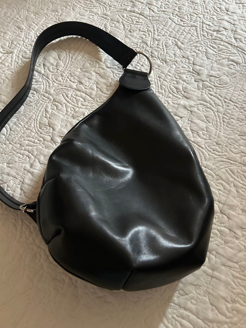 カワカワ　carfボディバッグ