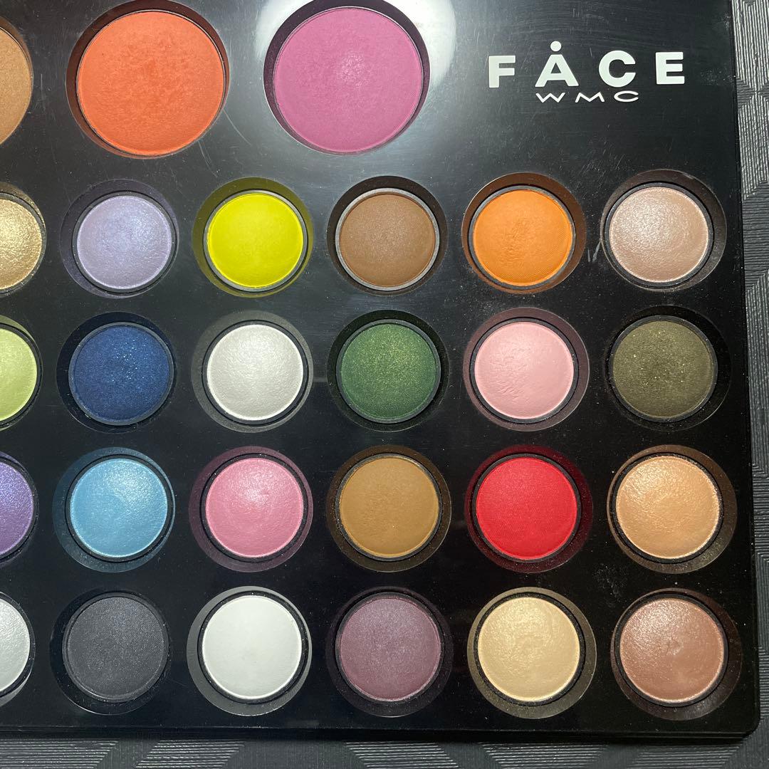 FACE アイシャドウ　定価37,000円