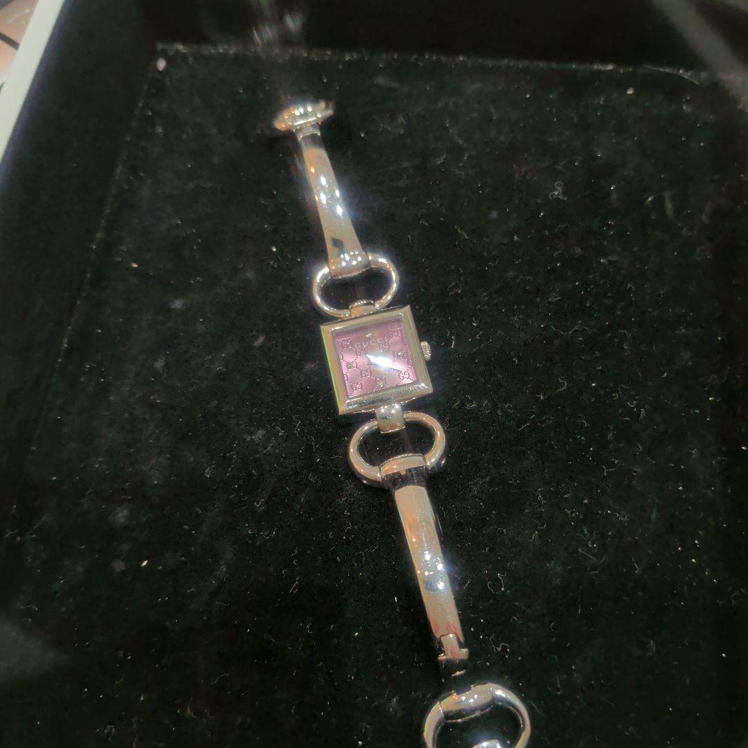 GUCCI　ピンク スクエアフェイス 腕時計