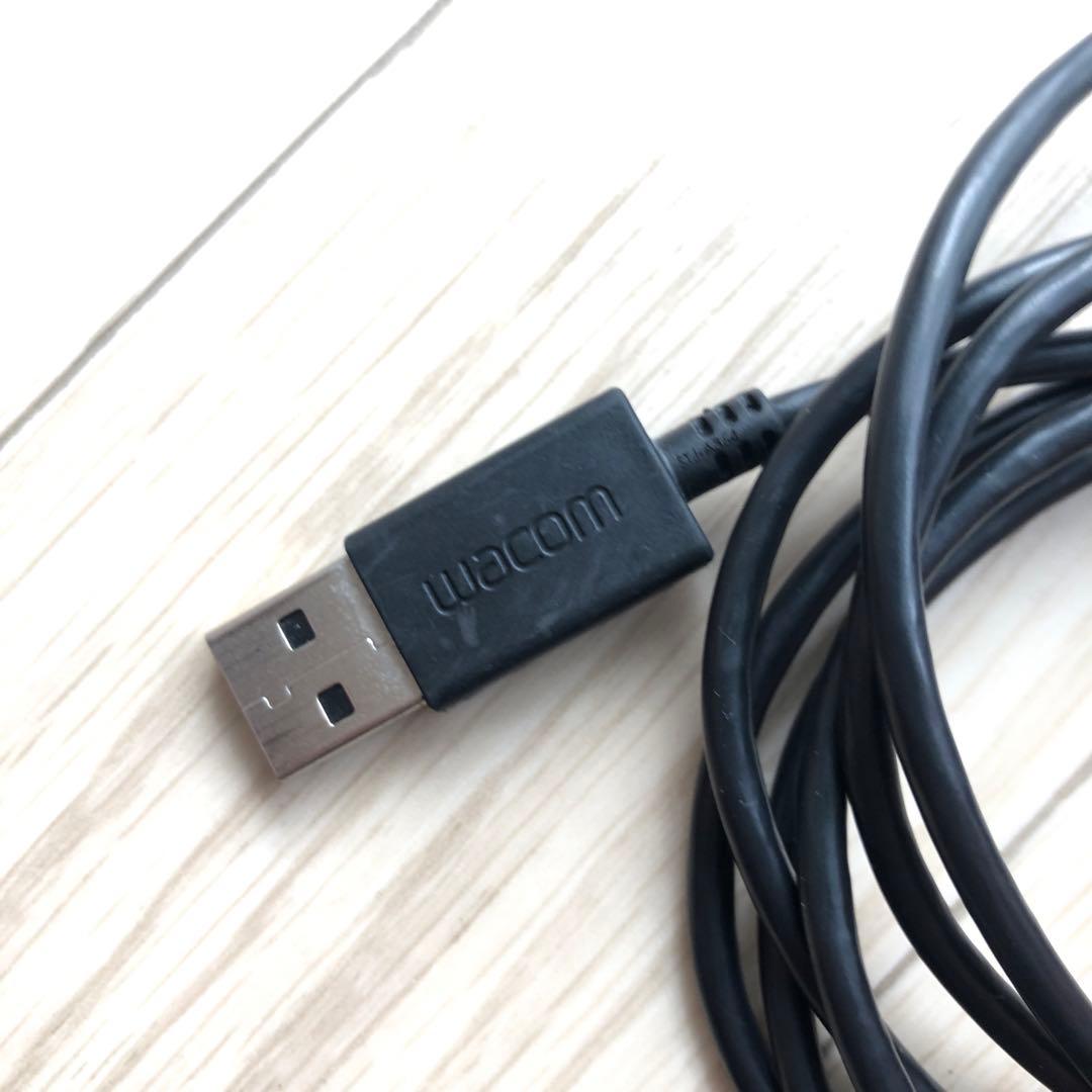 Wacom Intuos Pro ペンタブレット 本体　Small