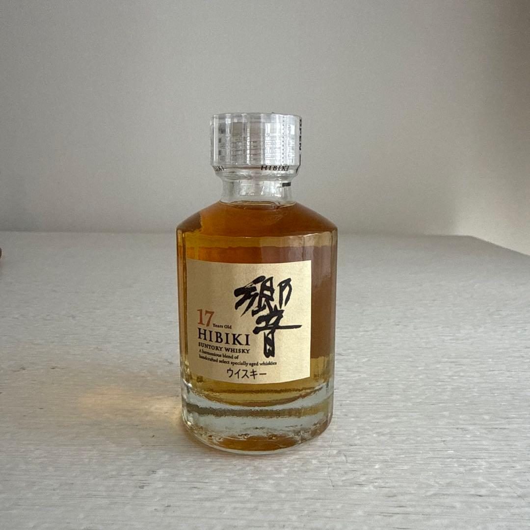 響 17年 & 山崎 12年 ミニボトルセット　樽材コースター付き
