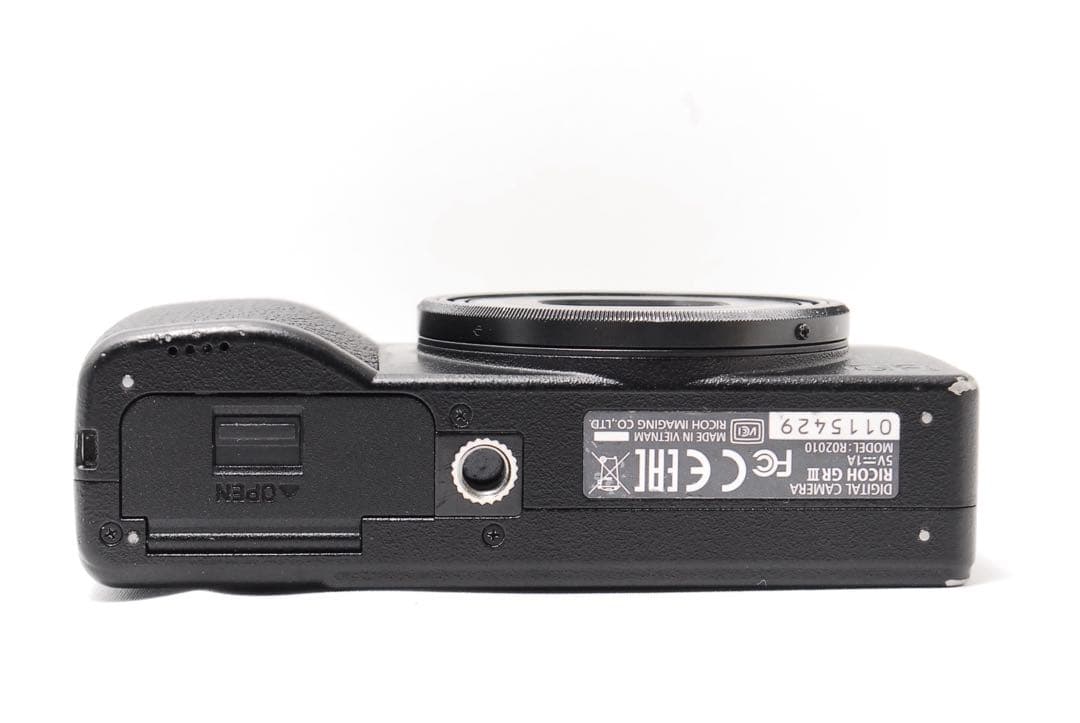 【ぴっぴ様】RICOH GR Ⅲ 高性能 動作確認済み 付属品多数 人気