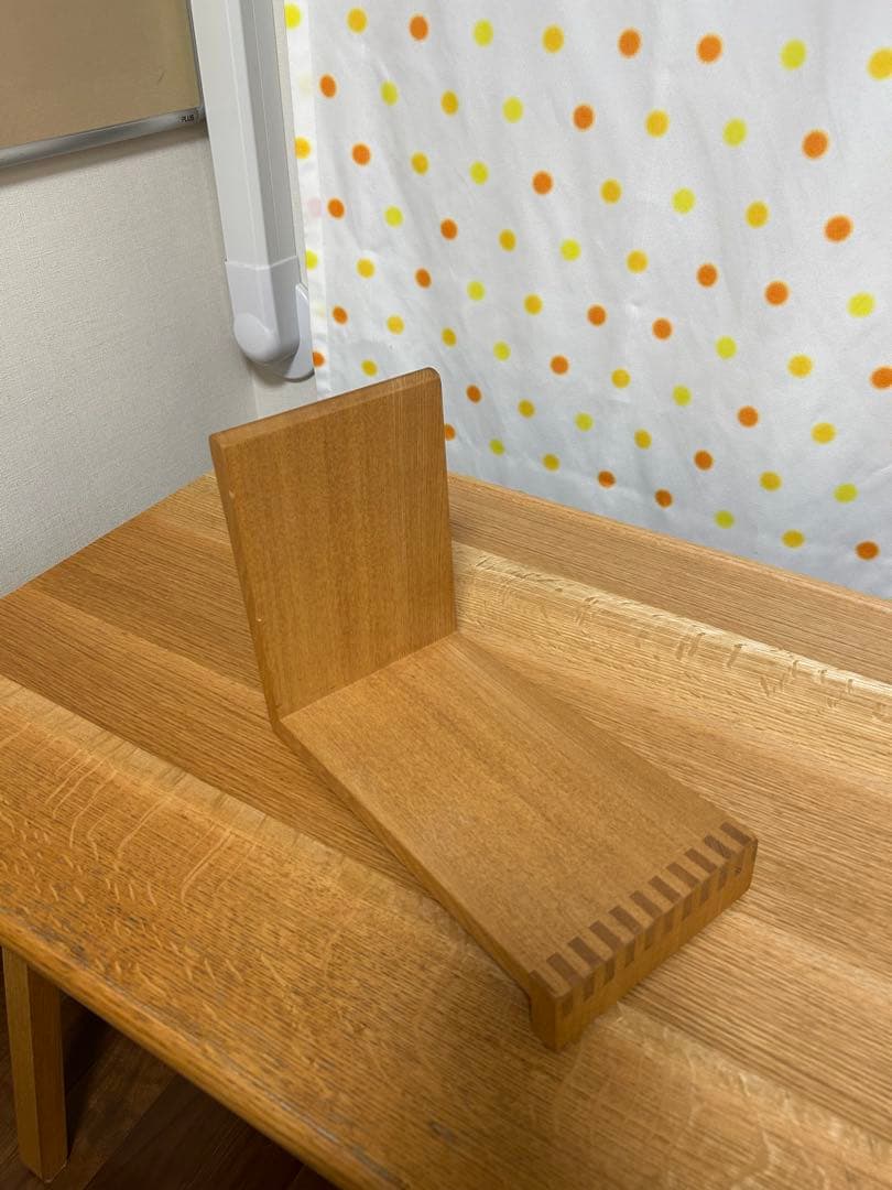 小泉　誠　さん　デザイン　TEKU-TAKE 机　無垢