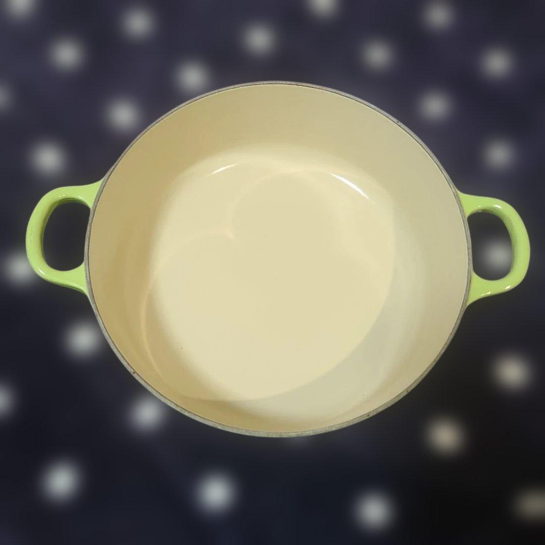 ル・クルーゼ　 LE CREUSET　両手鍋　ライムグリーン 24cm