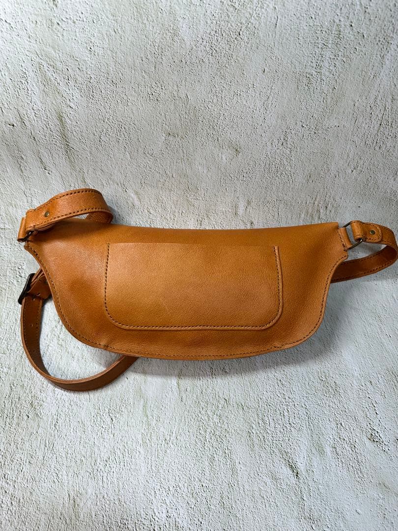 ボディーバック本革